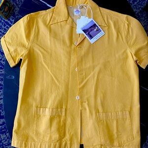 Levi’s Vintage cabana shirt with front pockets at waist size large